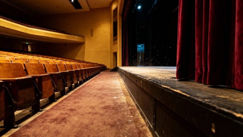 Teatr „SEN-ior” zaprasza na spektakl dla seniorów w Jędrzejowie