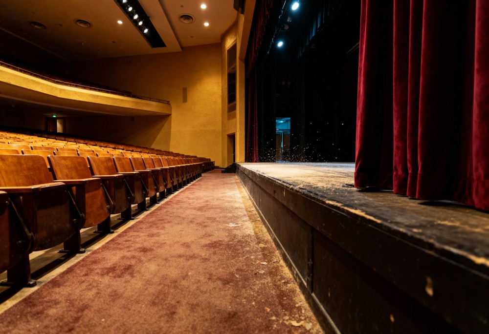 Teatr „SEN-ior” zaprasza na spektakl dla seniorów w Jędrzejowie