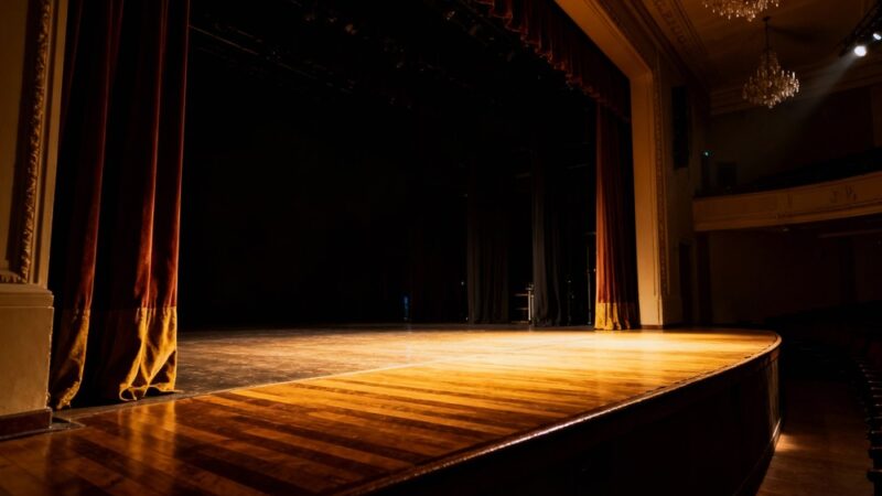 Śmiech i muzyka w Łagowie: mieszkańcy podziwiali komedię „Piętro wyżej