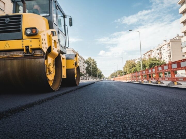 Morawica inwestuje w infrastrukturę: podpisano umowy na nowe projekty drogowe!