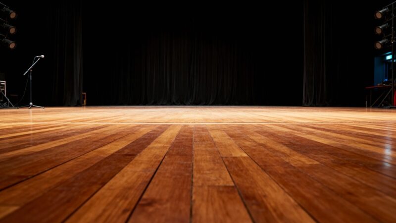 Zraniony Pasterz: Teatralna Podróż przez Rany i Nadzieję w Kielcach