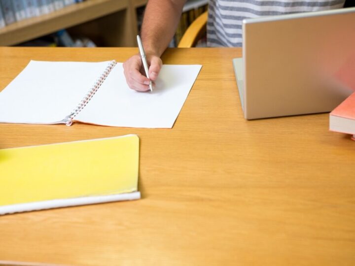 Młodzież w więzieniu: Lekcja obywatelska na żywo