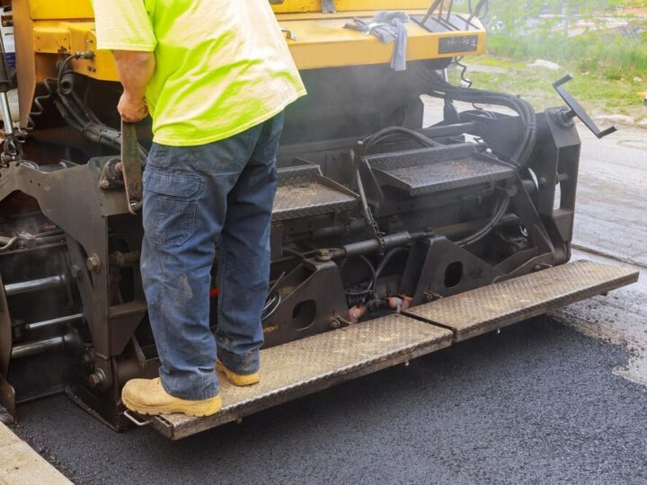 Utrudnienia w komunikacji gminnej na trasie Hucisko – Chełmce – Strawczyn z powodu remontu drogi