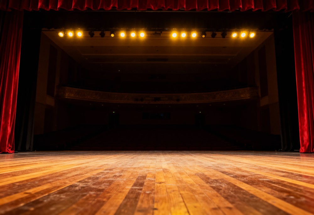 Niezapomniany wieczór z Kniaziem Spirydonem – dołącz do farsy!