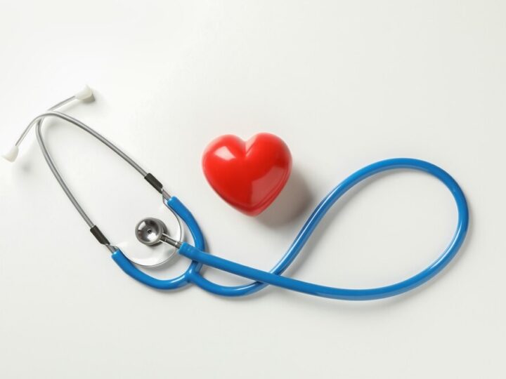 Biskup Kaleta odwiedza szpital w Chmielniku i Dom Pomocy Społecznej w Łagiewnikach