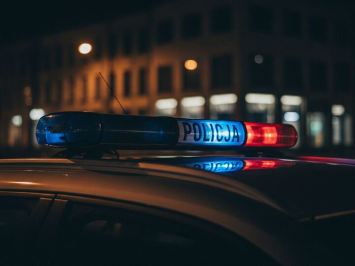 Policjanci z Jędrzejowa doskonalą umiejętności na stadionie