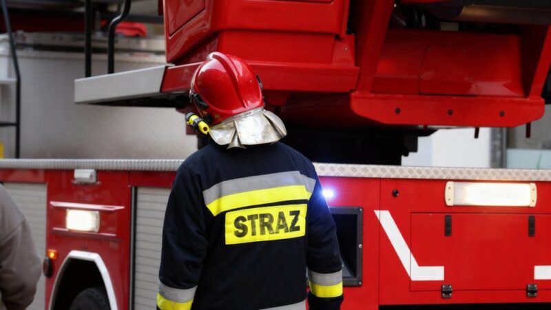 Młodzi bohaterowie z Młodzieżowych Drużyn Pożarniczych w Kielcach uczą się ratować życie