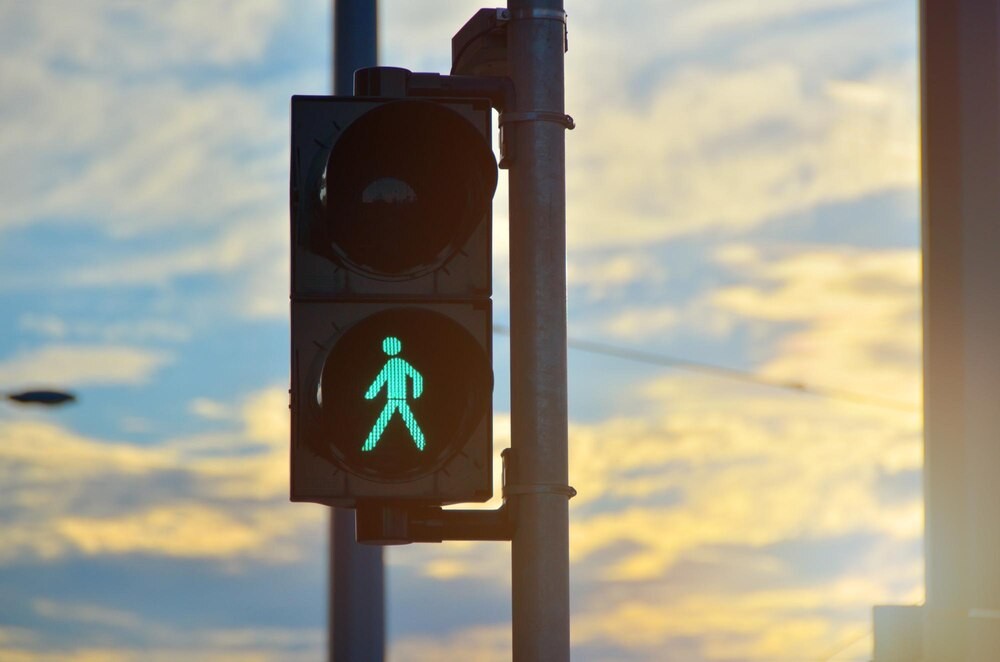 Nowa strefa zamieszkania w Nowej Słupi – piesi zyskują priorytet na ulicach Świętokrzyskiej i Szkolnej