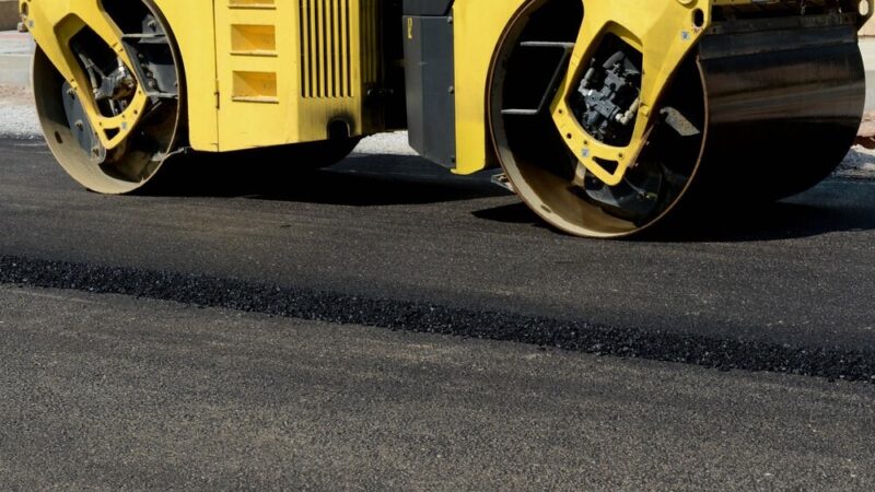 Nowa nawierzchnia na ul. Wspólnej w Woli Kopcowej: inwestycja dla gminy Masłów