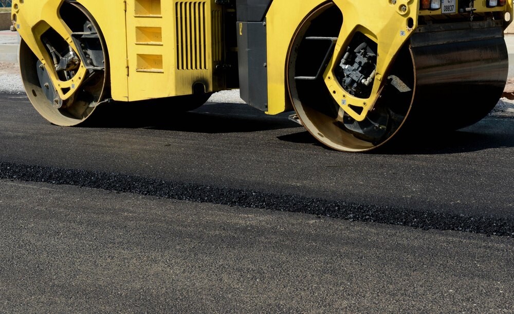 Nowa nawierzchnia na ul. Wspólnej w Woli Kopcowej: inwestycja dla gminy Masłów