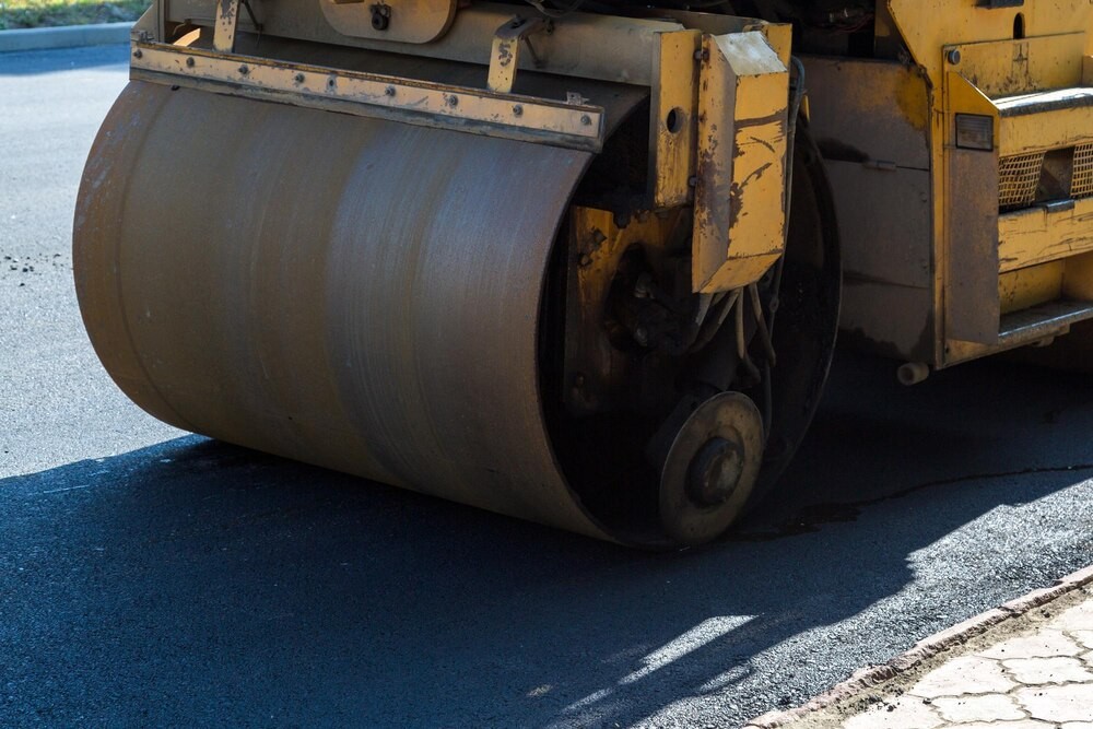 Remont drogi w Zagórzu: Mieszkańcy w końcu doczekali się zmian!
