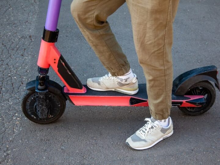 Nowe przepisy dla hulajnóg elektrycznych i rowerów: co musisz wiedzieć?