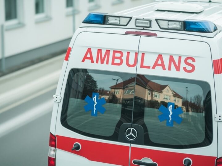 Policjanci w akcji: szybka pomoc w kryzysowej sytuacji