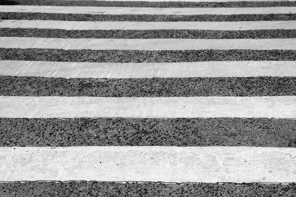 Bezpieczniejsza przestrzeń dla pieszych: Przebudowa drogi Radkowice-Wola Murowana w Gminie Chęciny