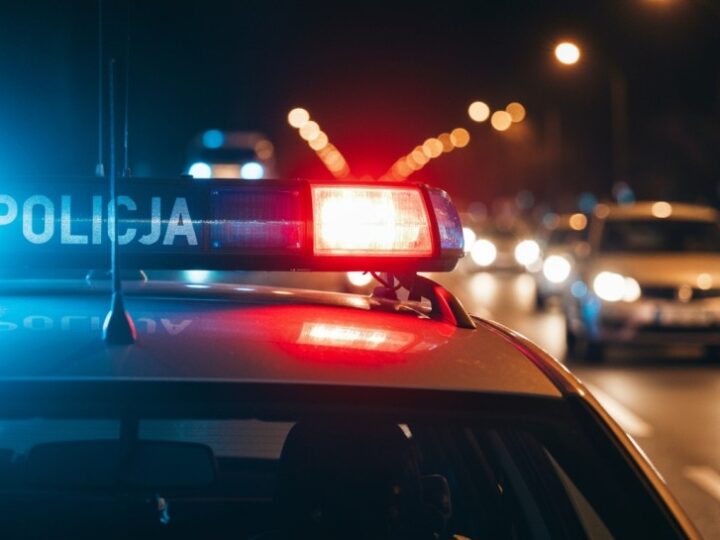 Niebezpieczne groźby pod szkołą w Bielinach – policja działa!