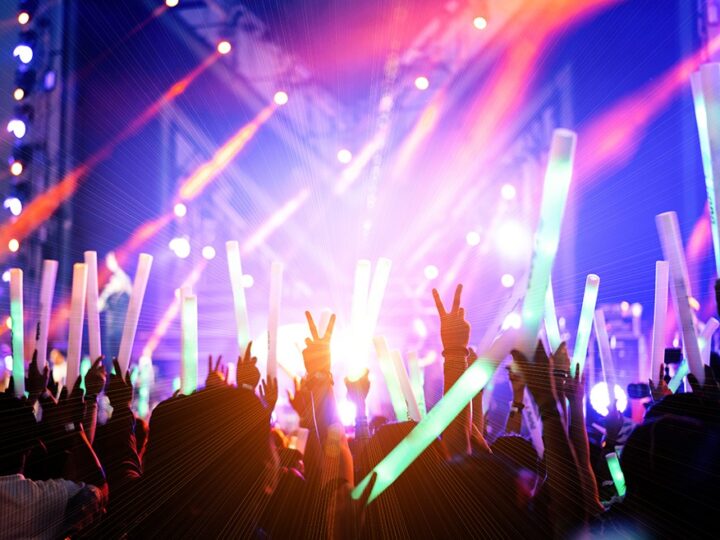 Rockowe Chęciny: Muzyczna Ekspresja, Która Porwała Tłumy
