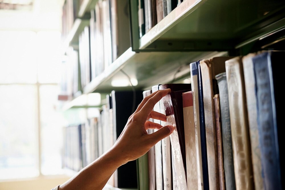 Marta Bijan: Odkryj tajemnice literackiego świata w Bodzentynie