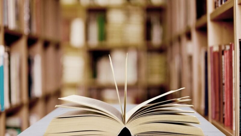 Biblioteka w Miedzianej Górze zyskuje nowe życie dzięki porozumieniu samorządów