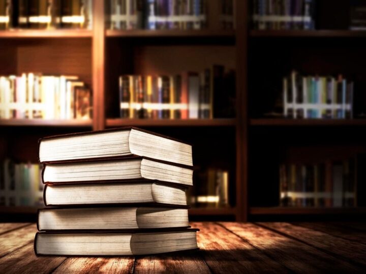 Emocje i dylematy w literaturze: Dyskusyjny Klub Książki w Bodzentynie