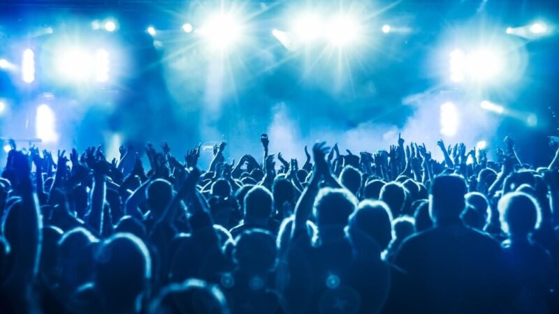 Muzyczny hołd dla bohaterów: Koncert „Piosenki z Barykady” w Kielcach