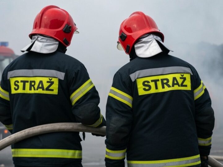 Pożar dachu nowego budynku w Kielcach: błyskawiczna interwencja strażaków