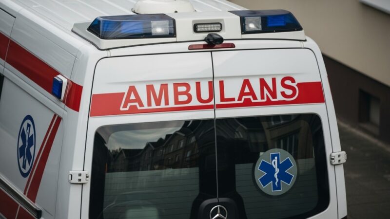 Policja w akcji: 2-latek uratowany z nagrzanego samochodu w Kielcach