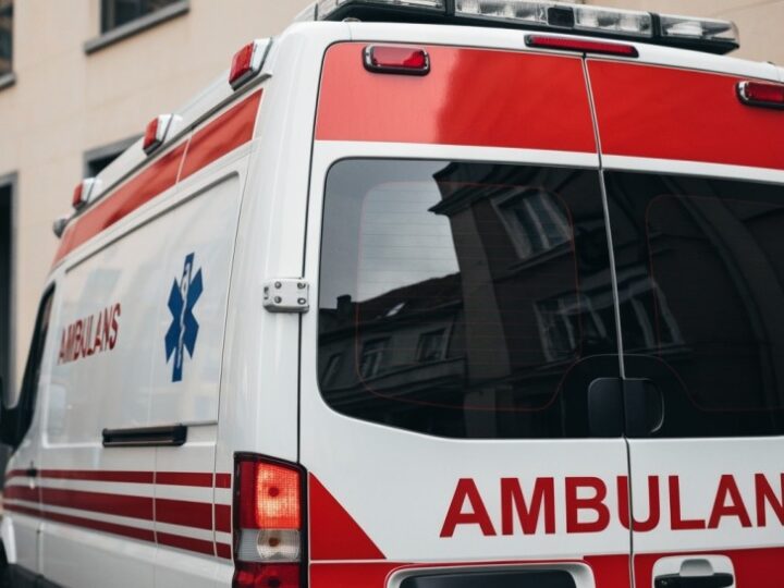 Policjanci uratowali mężczyznę uwięzionego w grząskim terenie nad zbiornikiem Chańcza