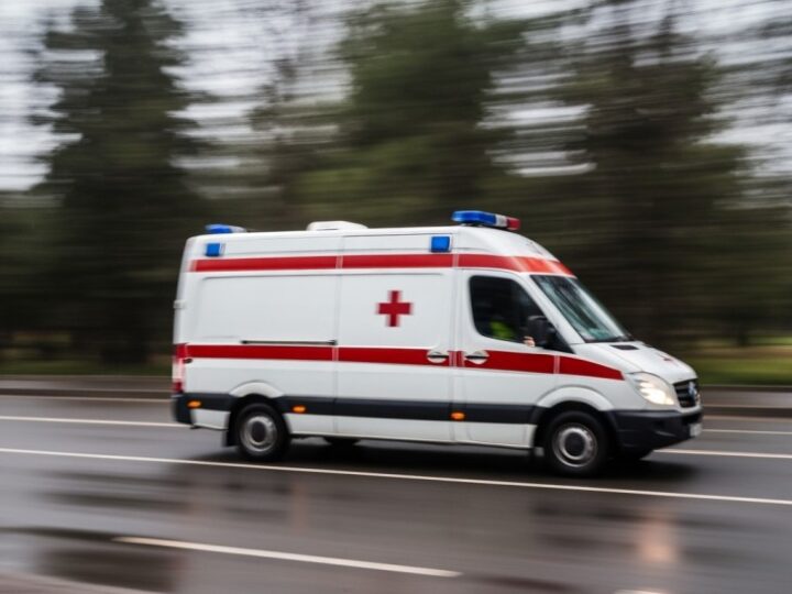 Kielczyscy strażacy ćwiczą ratownictwo w realistycznych warunkach wypadków drogowych