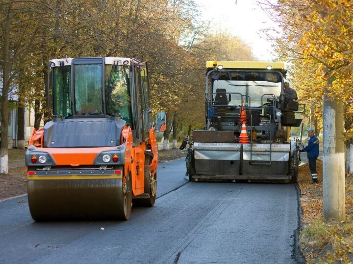 Milionowe inwestycje drogowe w gminie Piekoszów: modernizacja ulic w Janowie i Micigoździe