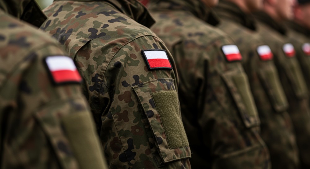 Kadrówka w Chęcinach: Uroczysty marsz z wojskową orkiestrą i apelem patriotycznym