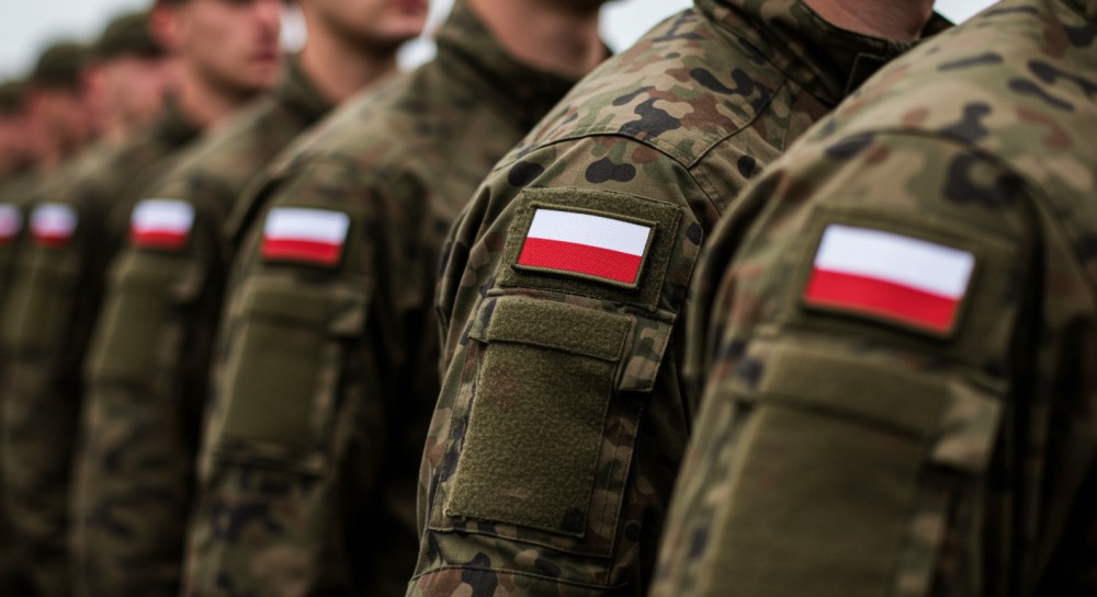 Huk nad Kielcami: Myśliwce przekroczyły barierę dźwięku w akcji prewencyjnej