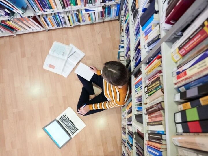 Debatowanie w Świętokrzyskiem: Młodzież w walce z dezinformacją
