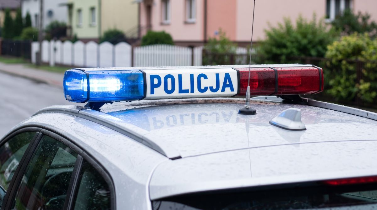 Nastolatka w tarapatach po kradzieży kosmetyków w drogerii