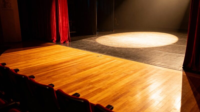 Teatr młodzieżowy w Kielcach: emocje i ważne przesłania