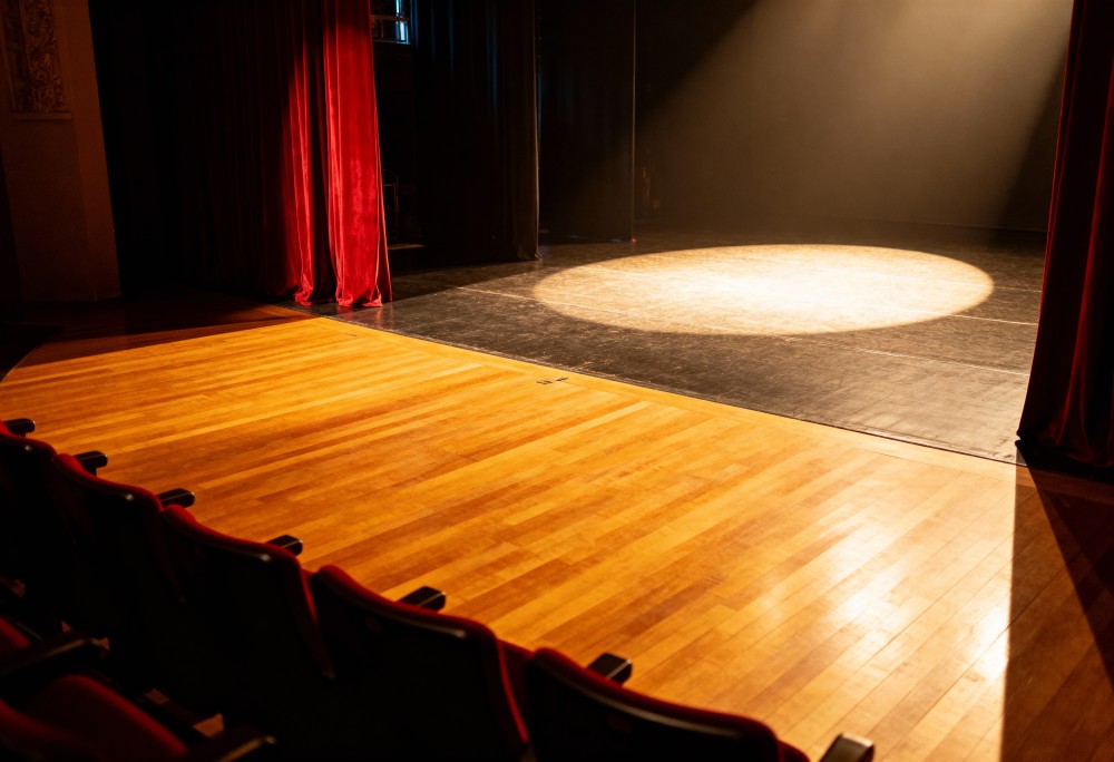 Teatr młodzieżowy w Kielcach: emocje i ważne przesłania