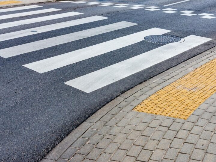 Bezpieczni na drogach: Opatów promuje noszenie odblasków!
